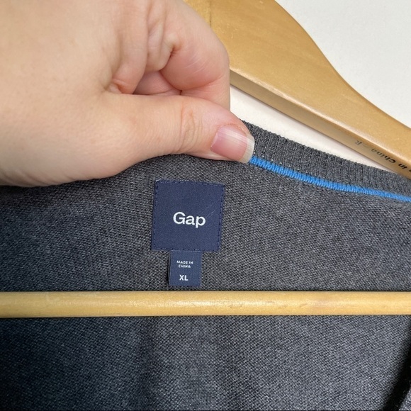 GAP Striped Cotton Classic V-Neck Pullover Sweater Heather Gray Blue XL - Picture 3 of 7